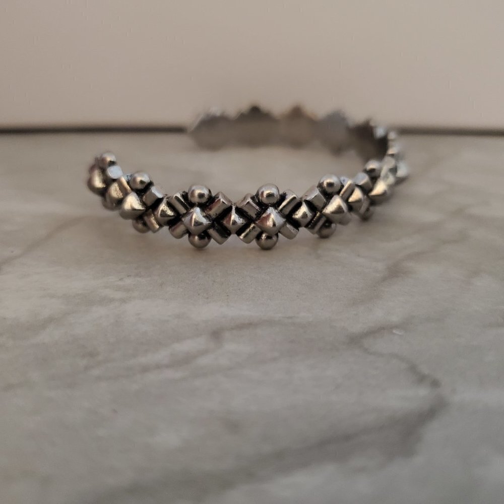 💖 J.Crew Antiqued Distressed Silver Bangle Bracelet 💖 - Picture 8 of 9